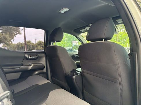 Used 2020 Toyota Tacoma TRD Sport AWD/4WD image 24