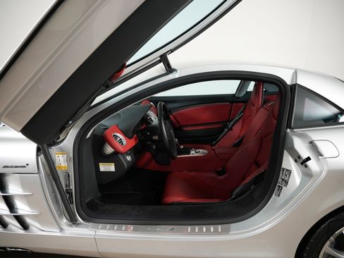 Used 2005 Mercedes-Benz SLR image 15