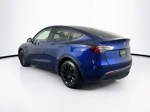 Used 2024 Tesla Model Y Long Range AWD/4WD image 5