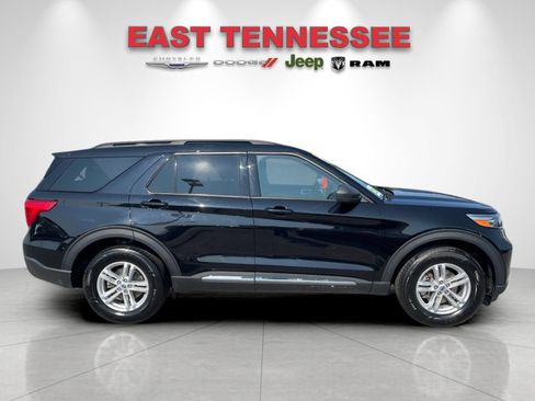 Used 2023 Ford Explorer XLT w/ Equipment Group 202A AWD/4WD image 2