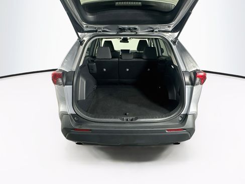 Used 2025 Toyota RAV4 XLE FWD image 30