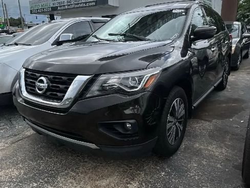 Used 2017 Nissan Pathfinder SV w/ SV Tech Package AWD/4WD image 1