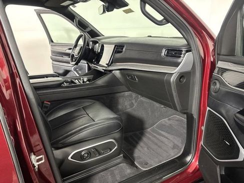 Certified 2024 Jeep Wagoneer Series III AWD/4WD image 29