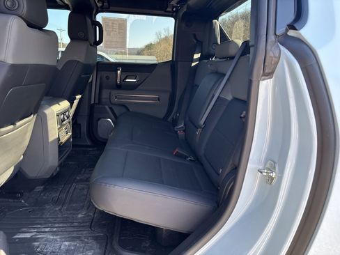 Used 2025 GMC Hummer EV 2X image 24