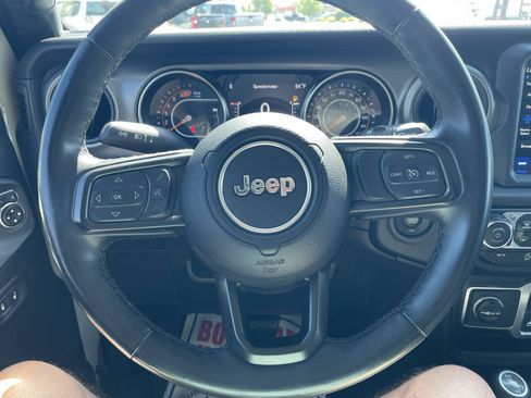 Used 2022 Jeep Wrangler Sport AWD/4WD image 16