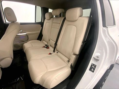 Certified 2022 Mercedes-Benz GLB 250 4MATIC image 17