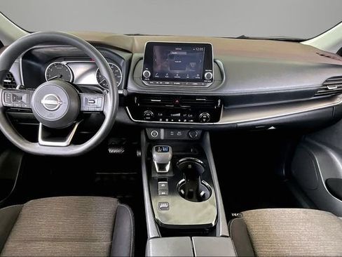 Used 2022 Nissan Rogue SV FWD image 7