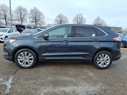 Used 2023 Ford Edge Titanium image 2