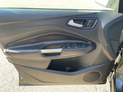 Used 2017 Ford Escape SE AWD/4WD image 12