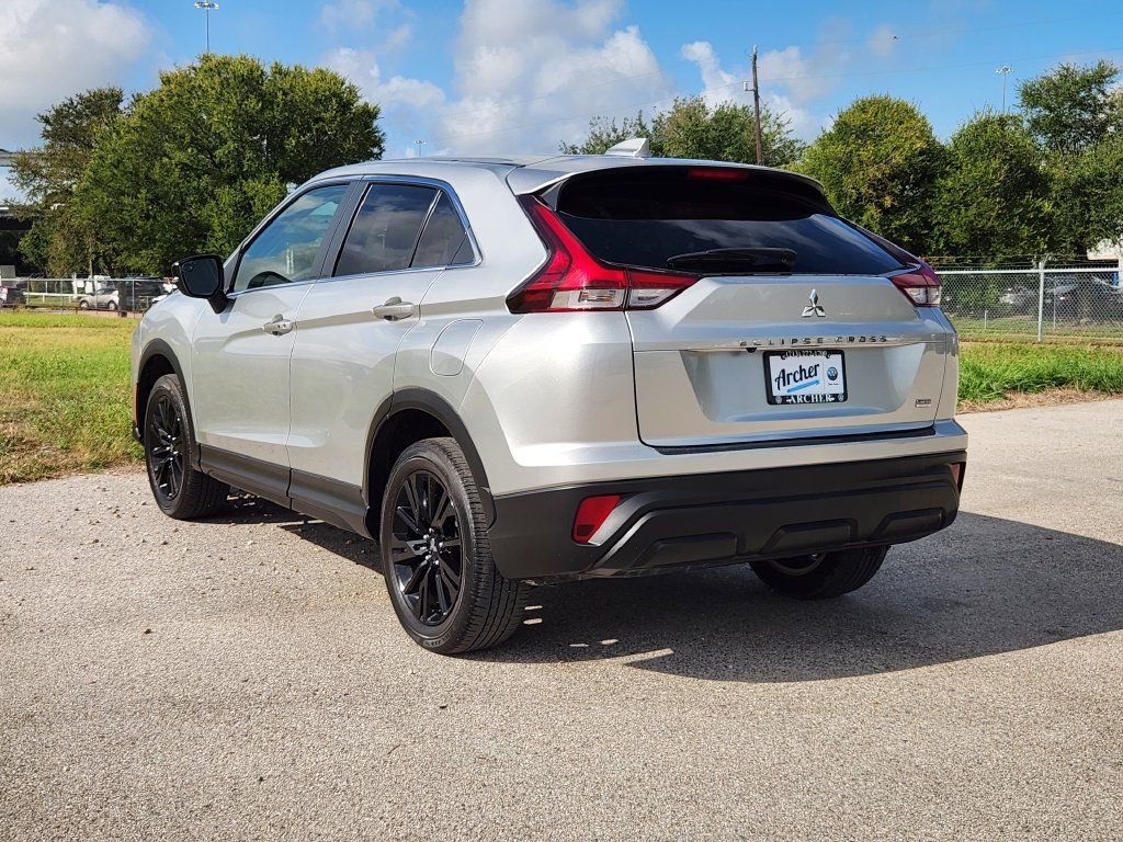 Used 2024 Mitsubishi Eclipse Cross LE AWD/4WD image 4