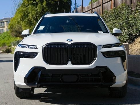 New 2026 BMW X7 xDrive40i w/ M Sport Package image 3