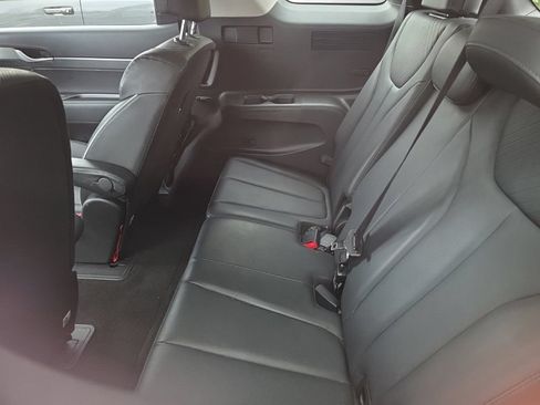 Used 2025 Hyundai Palisade SEL FWD image 13