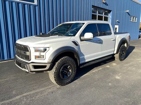 Used 2017 Ford F150 Raptor w/ Equipment Group 802A Luxury image 2
