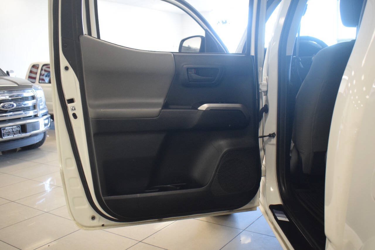 Used 2017 Toyota Tacoma SR5 RWD image 47