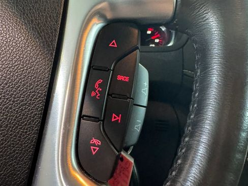 Used 2016 GMC Acadia SLT w/ Premium Edition FWD image 26
