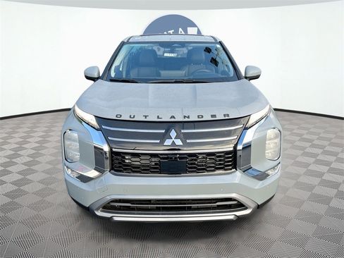 New 2026 Mitsubishi Outlander SE image 2