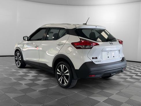 Used 2019 Nissan Kicks SV FWD image 6