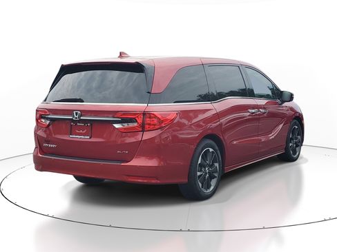 Used 2023 Honda Odyssey Elite image 7