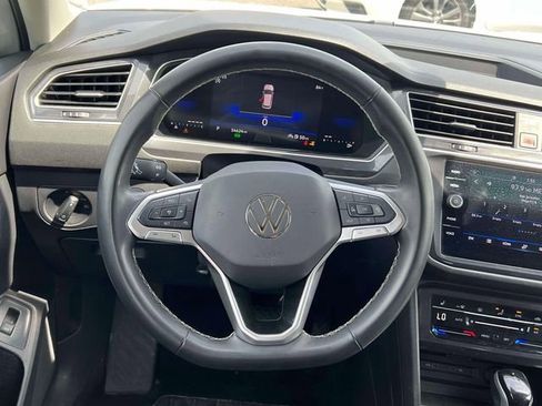 Used 2024 Volkswagen Tiguan SE FWD image 21