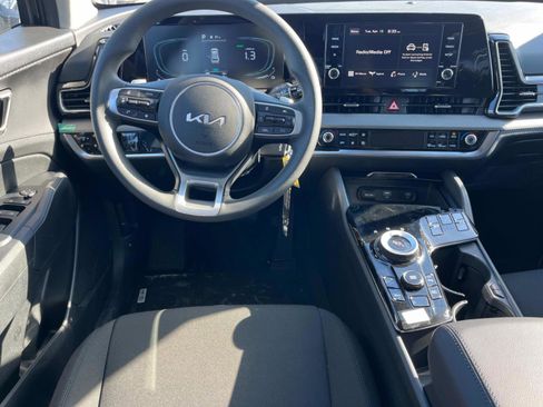 New 2025 Kia Sportage LX FWD image 12