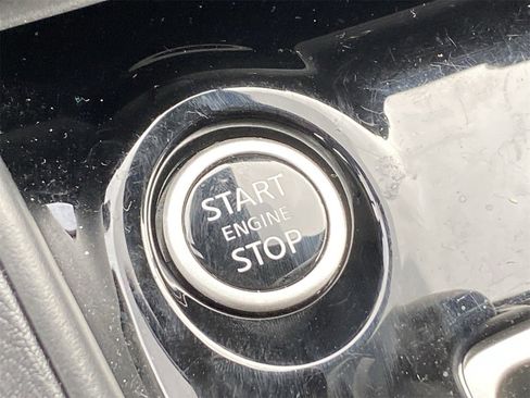 Certified 2025 Nissan Versa SV w/ Trunk Package image 10