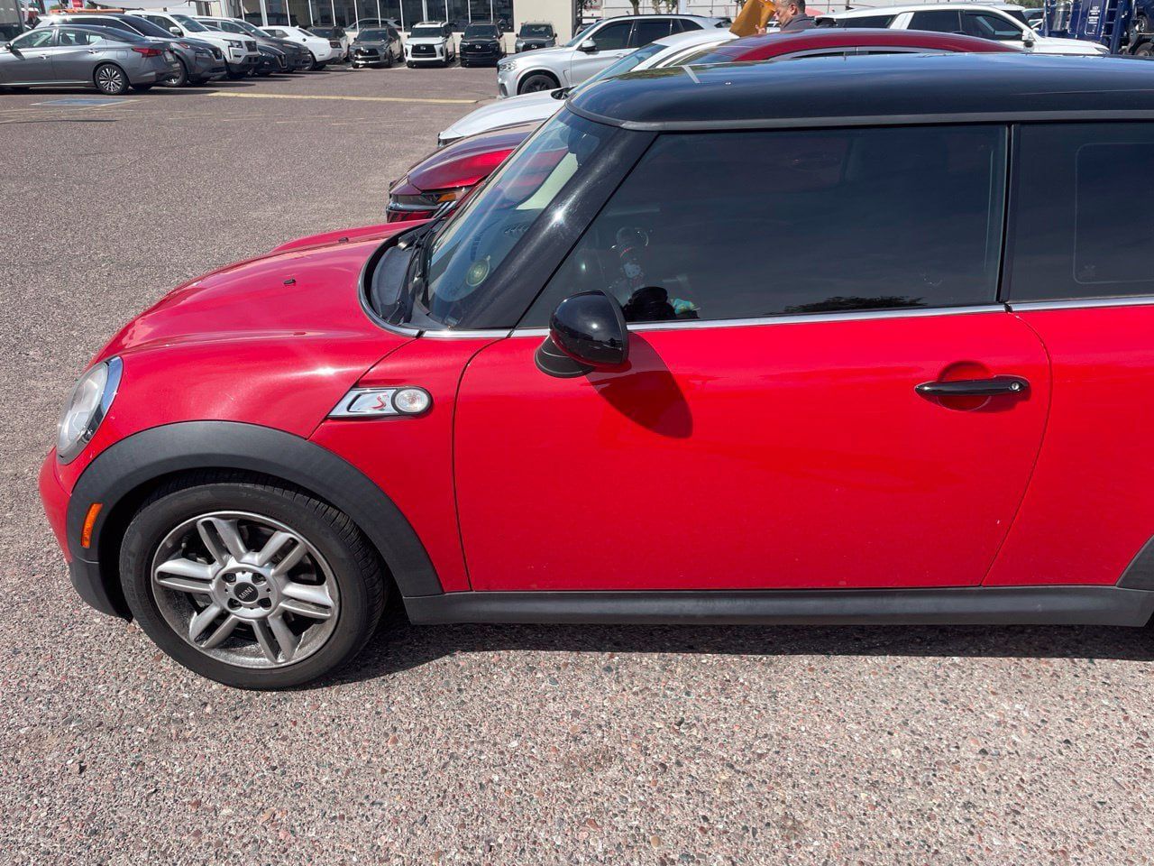 Used 2013 MINI Cooper S FWD image 2