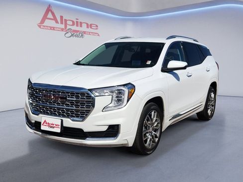 Used 2024 GMC Terrain Denali AWD/4WD image 1