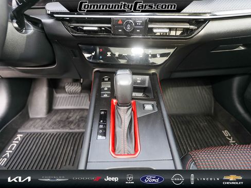 Used 2025 Nissan Kicks SR w/ SR Premium Package image 19