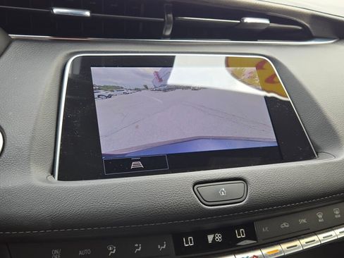 Used 2023 Cadillac XT4 Premium Luxury image 31