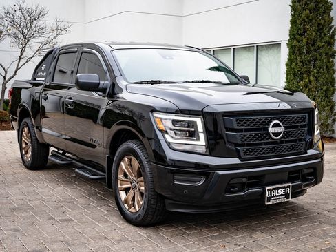 Used 2024 Nissan Titan SV w/ SV Bronze Edition Package image 5