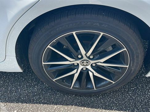 Used 2024 Toyota Camry SE image 10