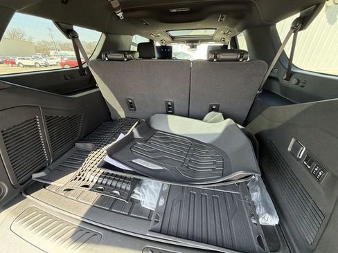 New 2026 GMC Yukon XL Elevation image 25