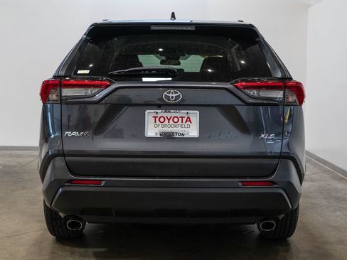 Used 2021 Toyota RAV4 XLE FWD image 8