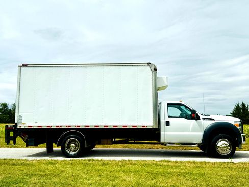 Used 2012 Ford F550 2WD Regular Cab Super Duty w/ Payload Upgrade Pkg image 5