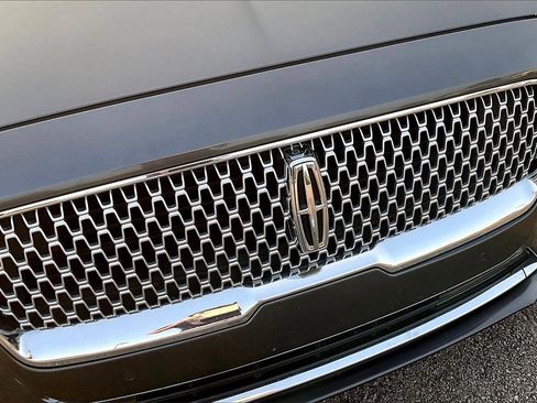 Used 2019 Lincoln Continental Premiere image 30