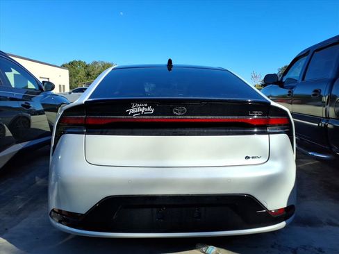 Used 2024 Toyota Prius Limited image 5