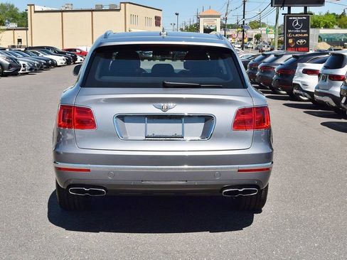 Used 2019 Bentley Bentayga image 8