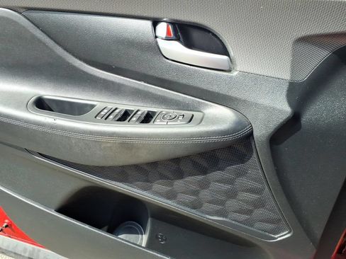Used 2019 Hyundai Santa Fe SE FWD image 17
