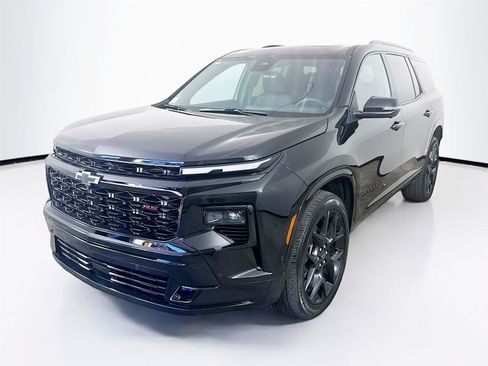 Used 2024 Chevrolet Traverse RS image 1