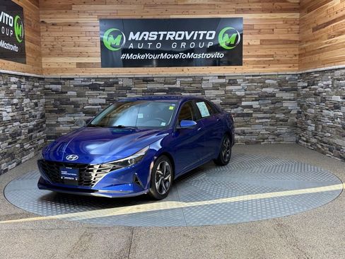 Certified 2023 Hyundai Elantra SEL w/ Convenience Package image 4