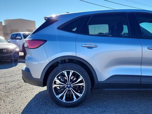 Used 2022 Ford Escape SE w/ SE Sport Appearance Package FWD image 5