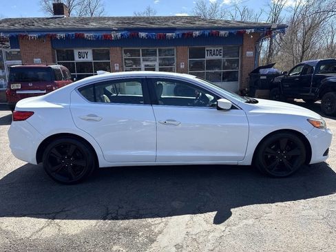Used 2014 Acura ILX w/ Technology Package image 4