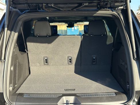 New 2026 Chevrolet Suburban Premier image 22