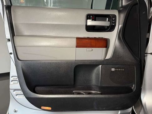 Used 2013 Toyota Sequoia Platinum AWD/4WD image 32