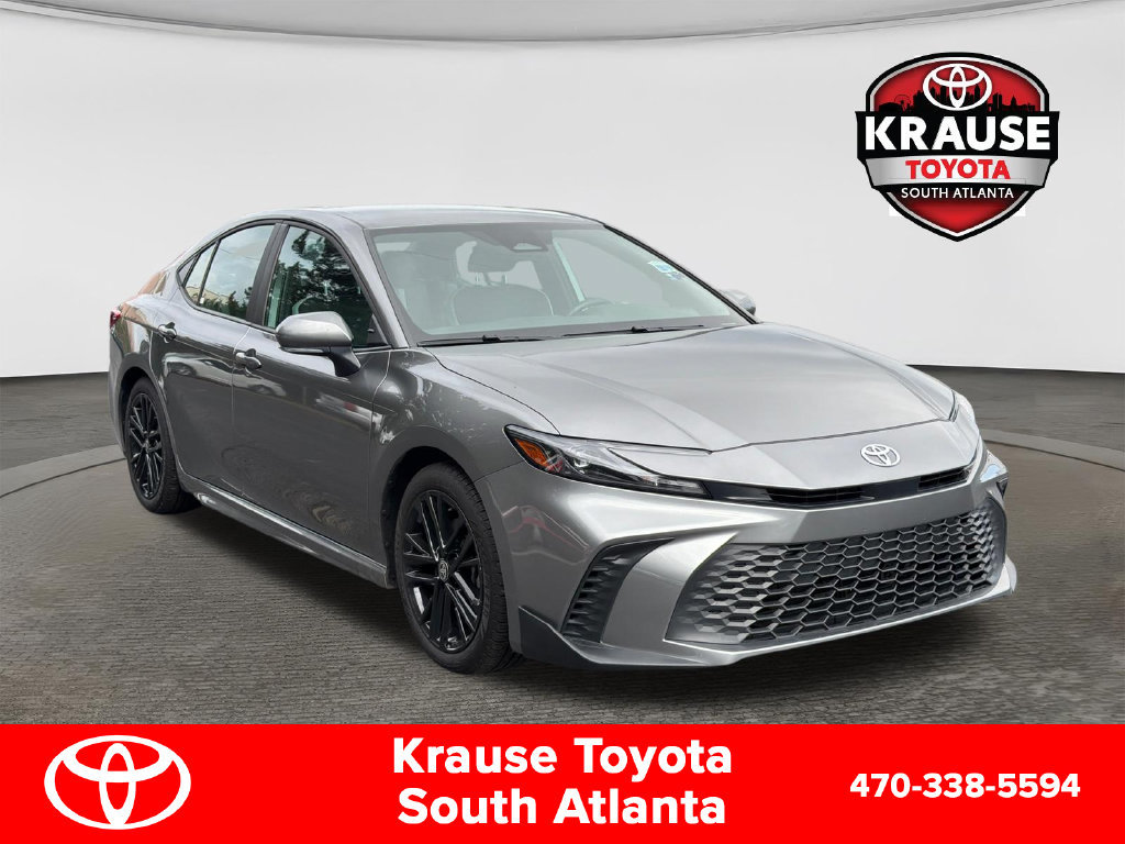 Used 2025 Toyota Camry SE FWD image 1