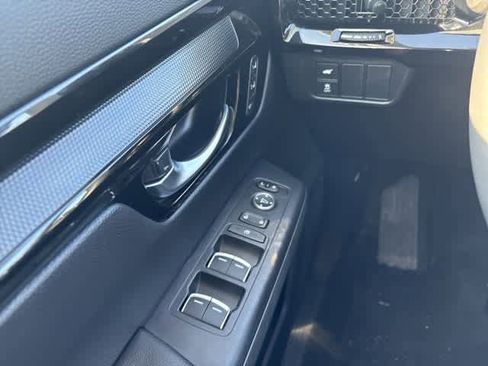 Used 2024 Honda CR-V EX-L image 11