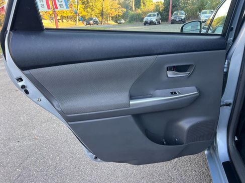 Used 2012 Toyota Prius V Three image 30