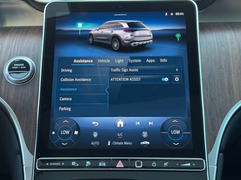 Used 2025 Mercedes-Benz GLC 350e 4MATIC image 33