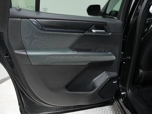 Used 2025 GMC Acadia AT4 image 22