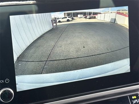 Used 2025 Toyota Camry SE image 18